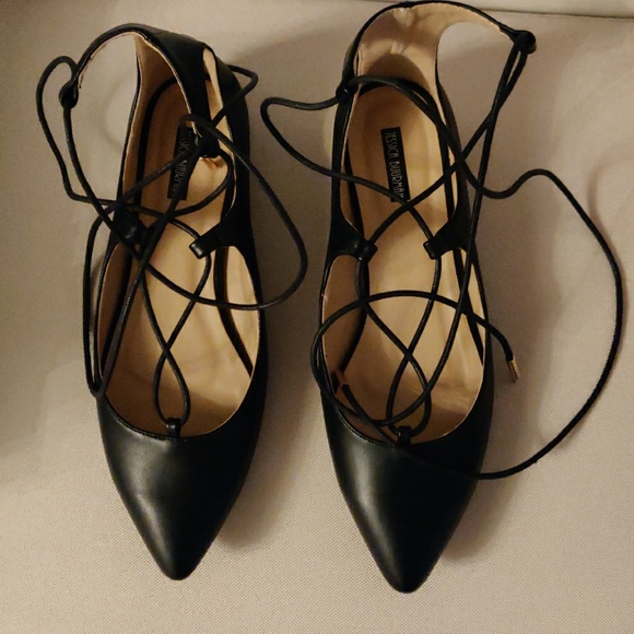 Shoes - Lace up flats